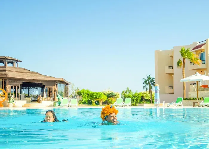 Resort Ivy Cyrene Adults Friendly 13