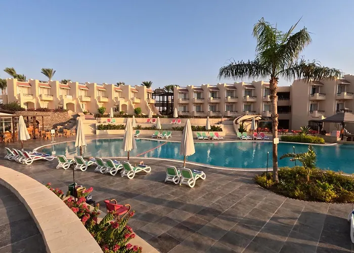 Ivy Cyrene Adults Friendly 13