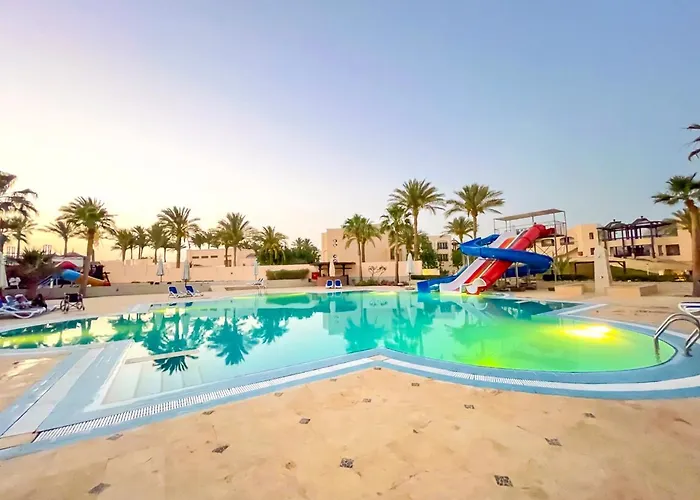 Resort Ivy Cyrene Adults Friendly 13