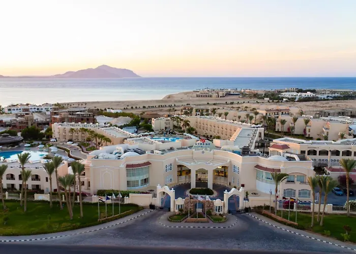 Resort Ivy Cyrene Adults Friendly 13